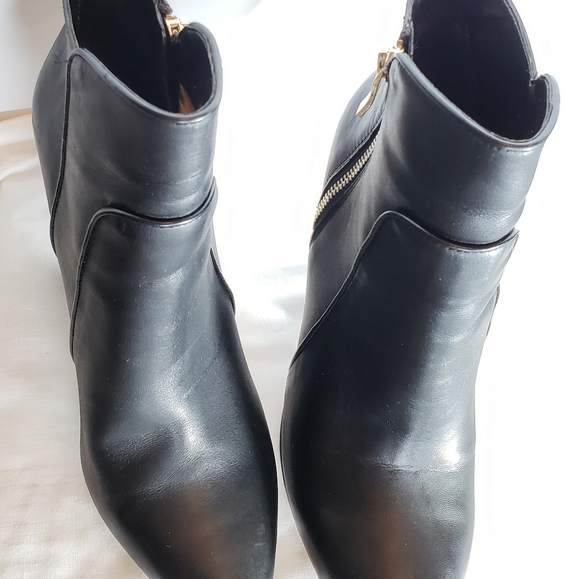 BCBG Generation 8.5 - Picture 3 of 11